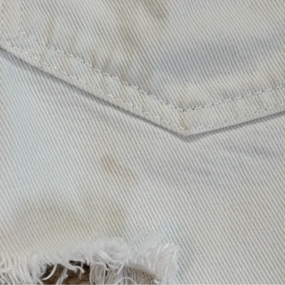 Madewell White Relaxed Denim Shorts - size 25​ - Picture 6 of 10
